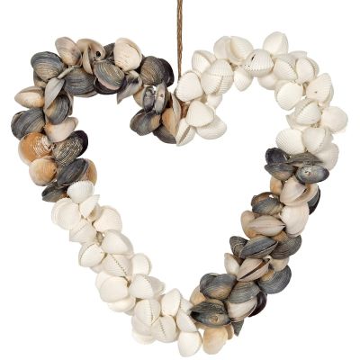 Cay Cay & White Clam Heart Wreath 8"